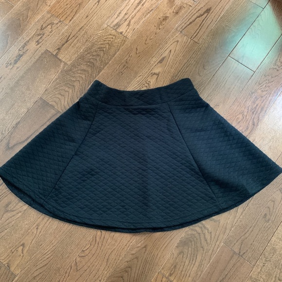 Soft black mini skirt - Picture 1 of 3